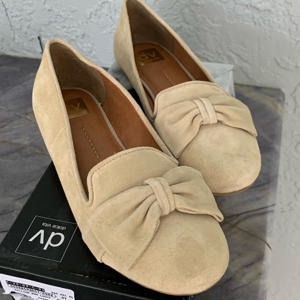 Brand new never worn Dolce Vita Size 10 bow loafer